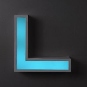 حروف فلزی با پلکسی