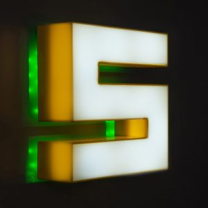 حروف پلاستيک نوراندريک