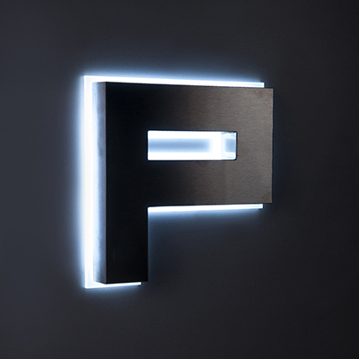 طراحی تابلو حروف استيل نقره ای خشدار