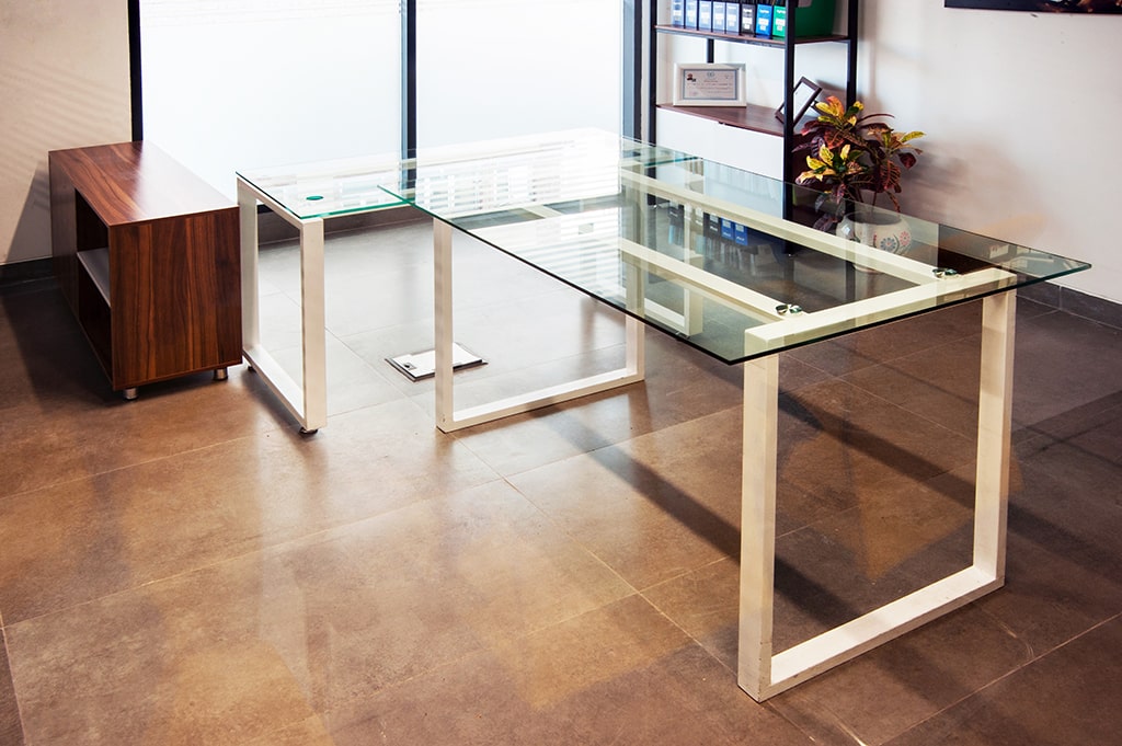 طراحی و ساخت میز پروژه کیامال