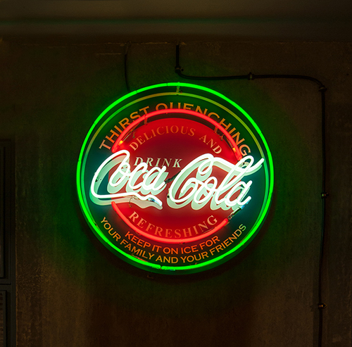 طراحی و ساخت تابلو نئون